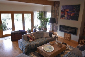 Detached Country House with Swimming Pool and Landscaped Garden