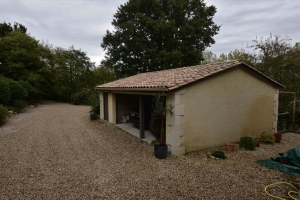 Detached Country House with Swimming Pool and Landscaped Garden