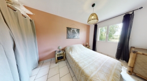 Contemporary Detached House with Pool