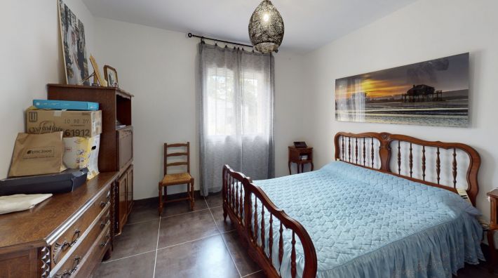 Contemporary Detached House with Pool