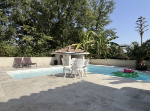 Contemporary Detached House with Pool