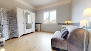 Delightful Detached House with Garden