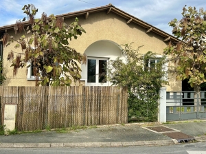 Delightful Detached House with Garden