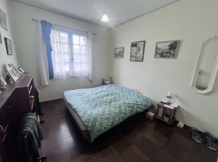 Detached Bungalow with Garden, Great Location