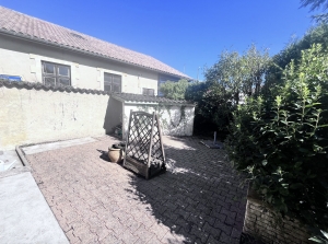 Detached Bungalow with Garden, Great Location