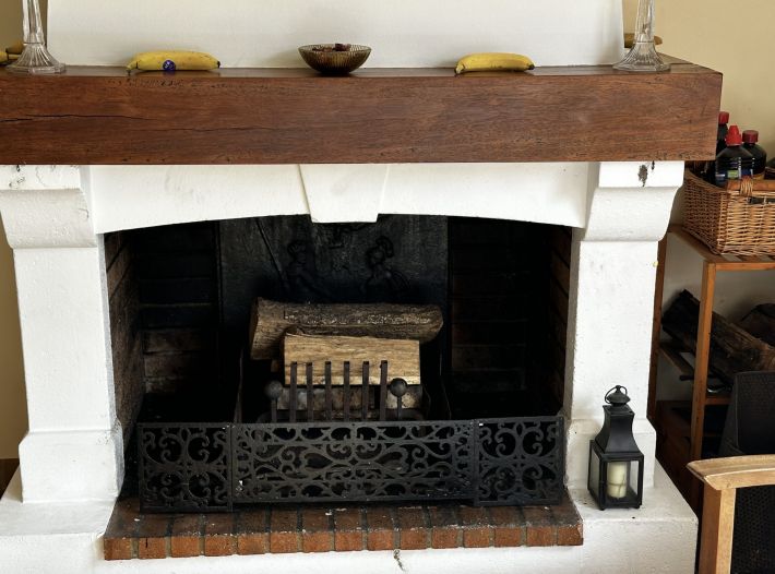 Detached Bungalow with Garden, Great Location