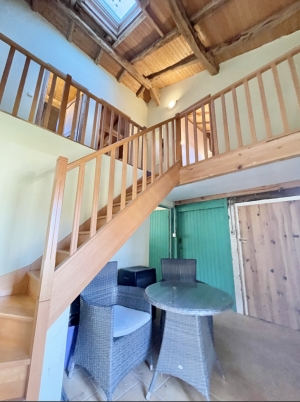 Detached Villa with Pool and Landscaped Garden