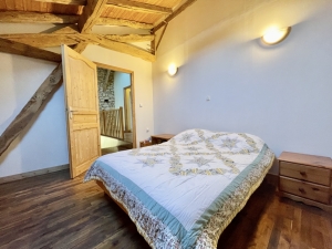 Detached Villa with Pool and Landscaped Garden