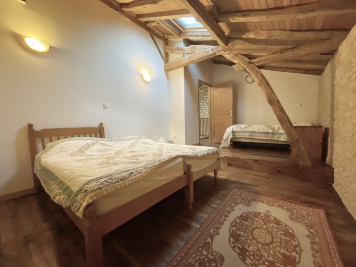 Detached Villa with Pool and Landscaped Garden