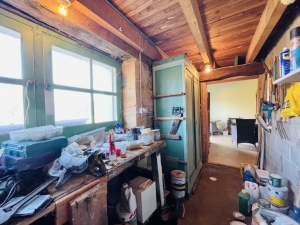 Detached Villa with Pool and Landscaped Garden