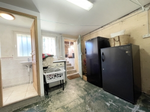 Detached Villa with Pool and Landscaped Garden