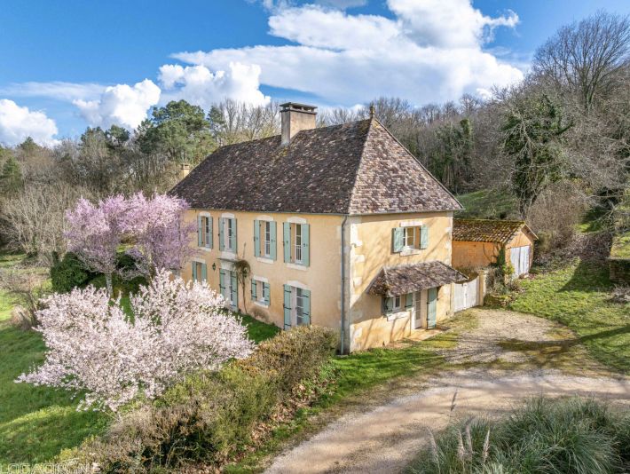 Beautiful Main House, Guest Cottage in 25 Hectares