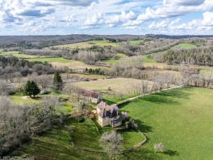 Beautiful Main House, Guest Cottage in 25 Hectares