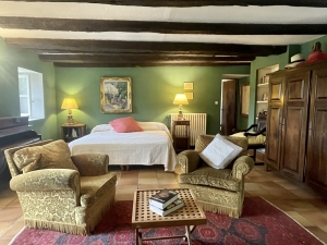 Beautiful Main House, Guest Cottage in 25 Hectares