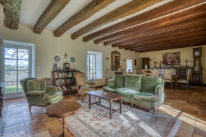 Beautiful Main House, Guest Cottage in 25 Hectares