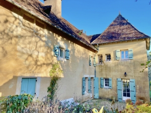 Beautiful Main House, Guest Cottage in 25 Hectares