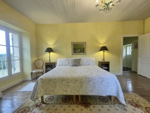 Beautiful Main House, Guest Cottage in 25 Hectares