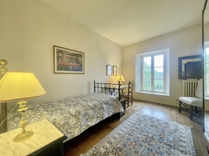 Beautiful Main House, Guest Cottage in 25 Hectares