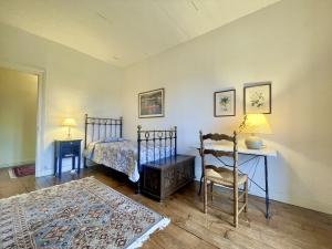 Beautiful Main House, Guest Cottage in 25 Hectares