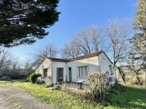 Beautiful Main House, Guest Cottage in 25 Hectares