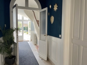 Prestige Property with Pool in Superb Location