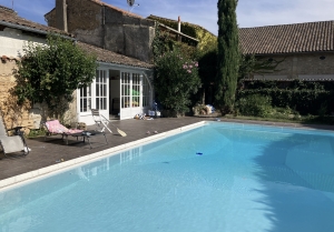 Prestige Property with Pool in Superb Location