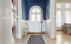 Prestige Property with Pool in Superb Location