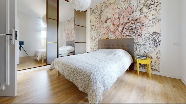 Prestige Property with Pool in Superb Location