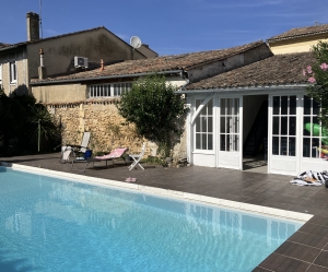 Prestige Property with Pool in Superb Location