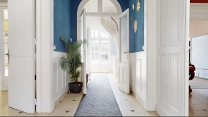 Prestige Property with Pool in Superb Location