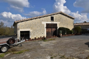 Detached Country House with Pool and Open Views