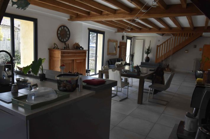Detached Country House with Pool and Open Views