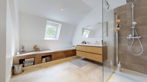 Detached House with Lovely Swimming Pool