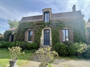 Detached House with Lovely Swimming Pool