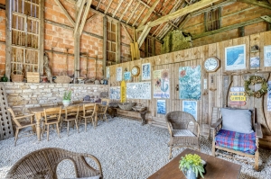 Detached Country House with Open View snd Pool