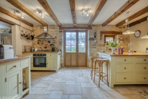 Detached Country House with Open View snd Pool