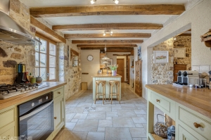 Detached Country House with Open View snd Pool