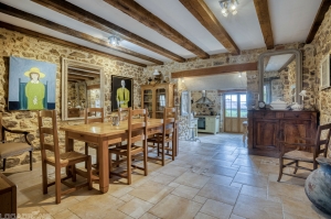 Detached Country House with Open View snd Pool