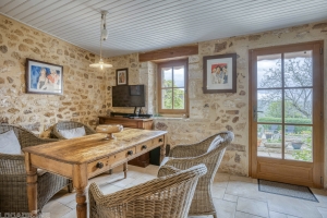 Detached Country House with Open View snd Pool