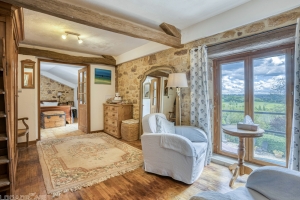 Detached Country House with Open View snd Pool