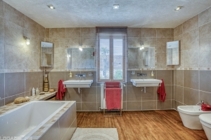 Detached Country House with Open View snd Pool