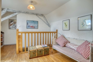 Detached Country House with Open View snd Pool
