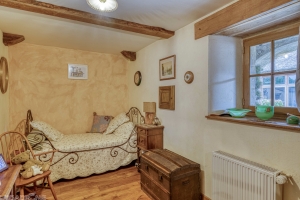 Detached Country House with Open View snd Pool