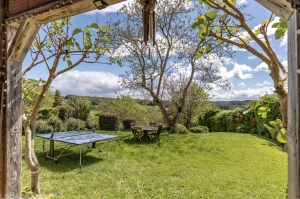 Detached Country House with Open View snd Pool