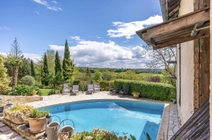 Detached Country House with Open View snd Pool