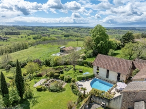 Detached Country House with Open View snd Pool