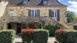 Detached Country House with Open View snd Pool