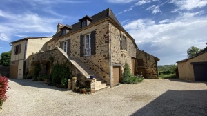Detached Country House with Open View snd Pool