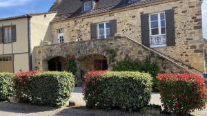 Detached Country House with Open View snd Pool