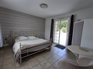 Contemporary Detached Villa with Pool